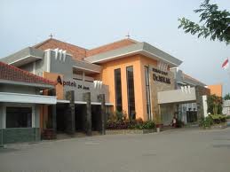 iskak RS. Pusat TNI AU Dr. Esnawan Antariksa 