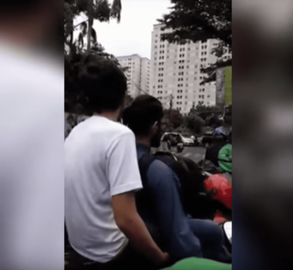 kakak-beradik-dikira-gay