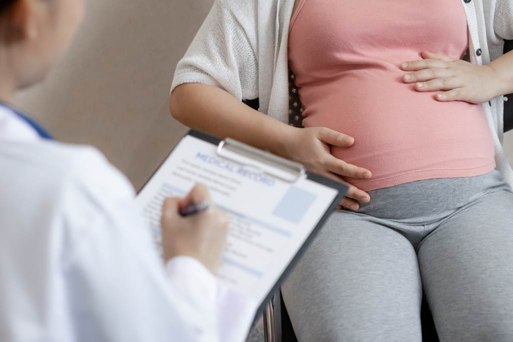 Kehamilan Palsu: Penyebab, Gejala, Diagnosis, dan Pengobatan