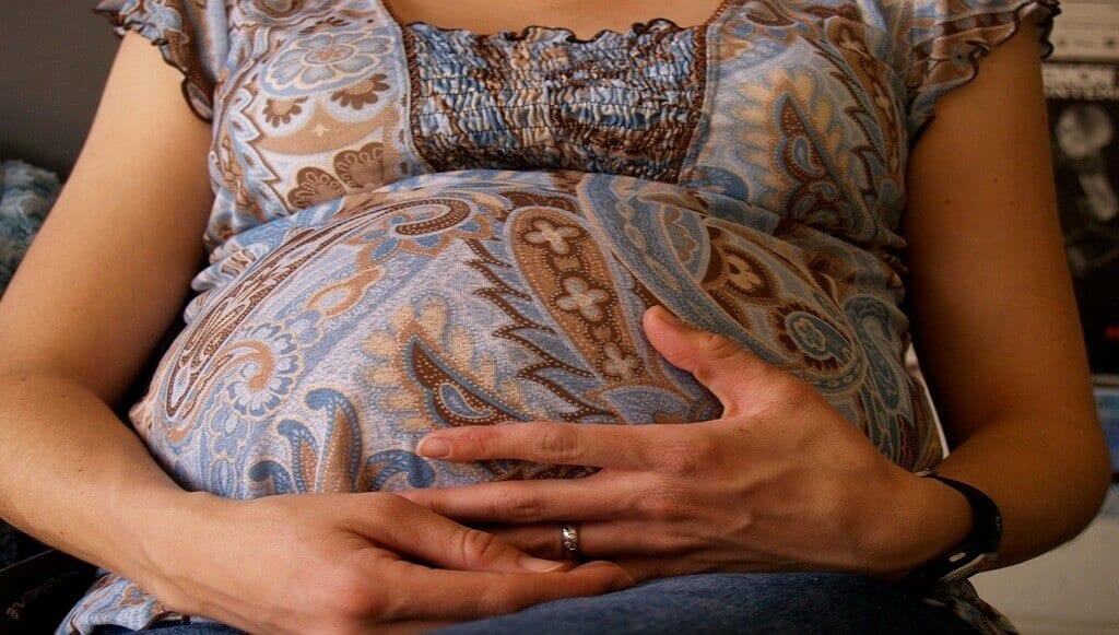 Cara Mengatasi Perut Gatal Saat Hamil