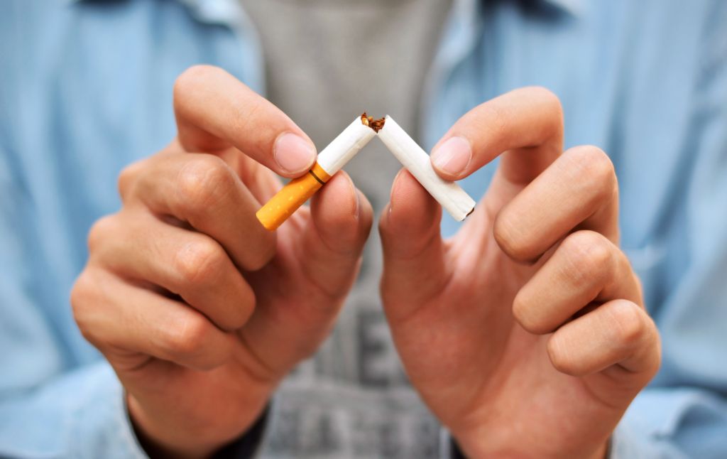 15 Cara Berhenti Merokok, dari yang Alami hingga Obat Medis