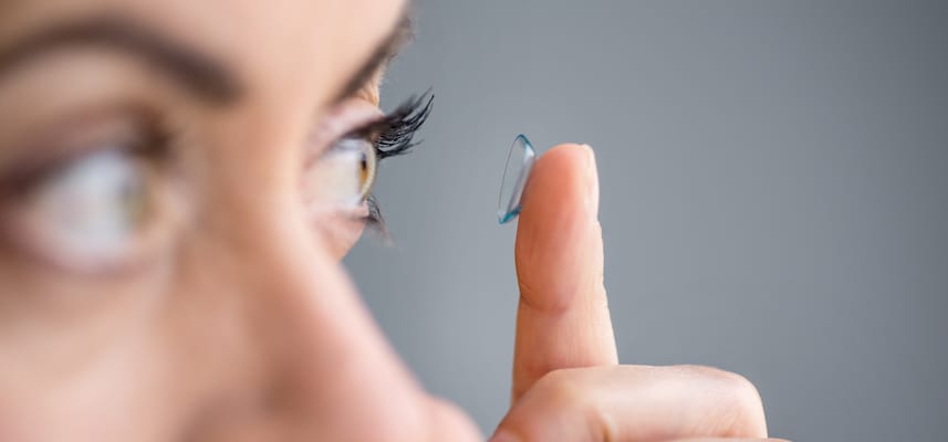 Bahaya Penggunaan Lensa Kontak