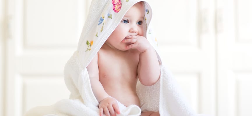 Benarkah Bayi Tidak Boleh Mengkonsumsi Air Putih?
