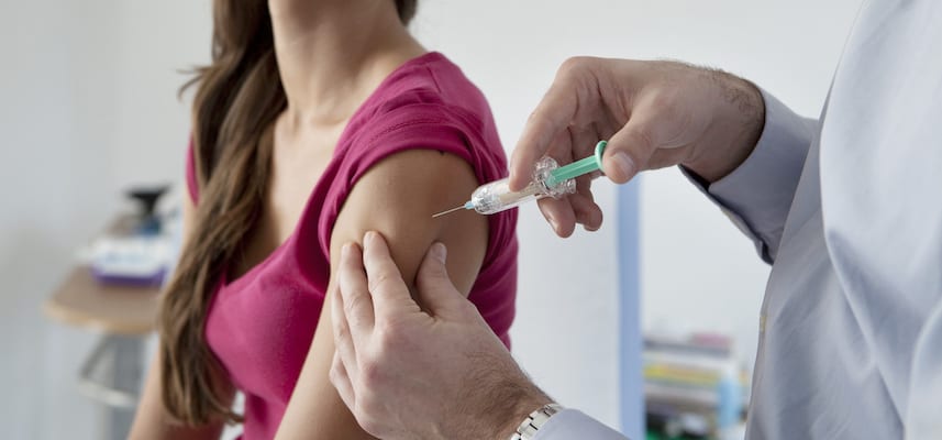 Mengenal Manfaat dan Resiko Vaksin Polio