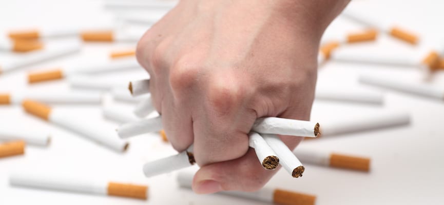 Perokok yang Terkena Kanker Usus Ternyata Beresiko Lebih Cepat Meninggal Dunia