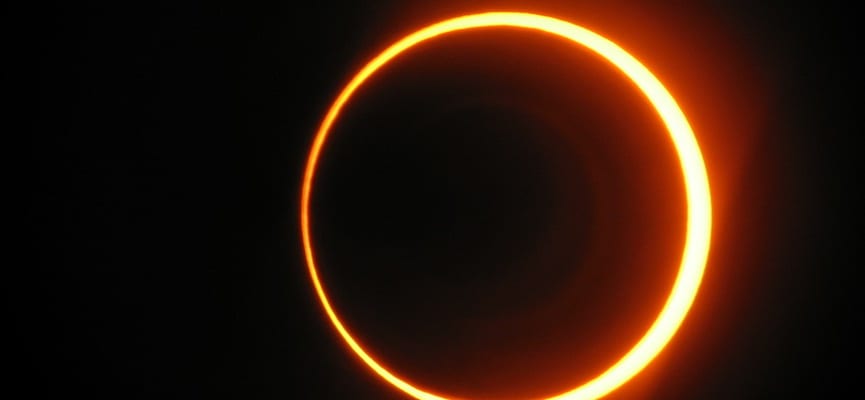 Adakah Cara Aman Bagi Mata Untuk Melihat Gerhana Matahari Total?