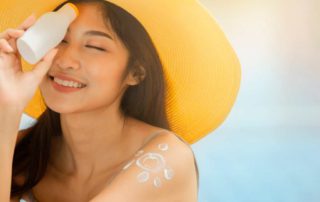 Perbedaan Sunblock dan Sunscreen, Mana yang Lebih Baik?