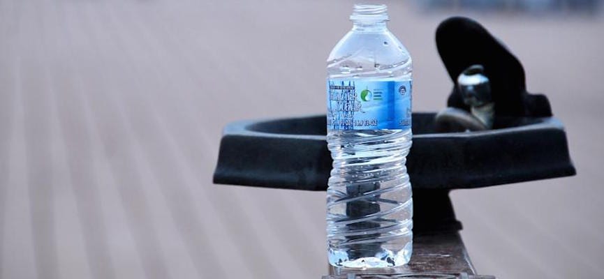 Mengisi Ulang Botol Air Minum Ternyata Membuatnya Penuh Dengan Kuman