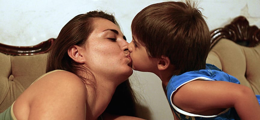 4 Cara Sederhana Menunjukkan Kasih Sayang pada Anak