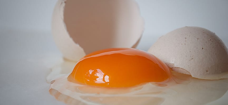 Benarkah Suka Mengkonsumsi Kuning Telur Bisa Membuat Kadar Kolesterol Naik?