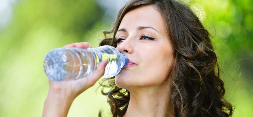 Berapa Banyak Air yang Harus Diminum Saat Menyusui?