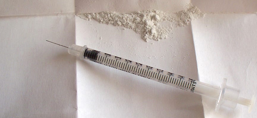 10 Obat Ilegal yang Mengandung Risiko Kecanduan – Heroin dan Crack Kokain