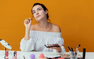 Apakah Ibu Hamil Boleh Menggunakan Makeup?