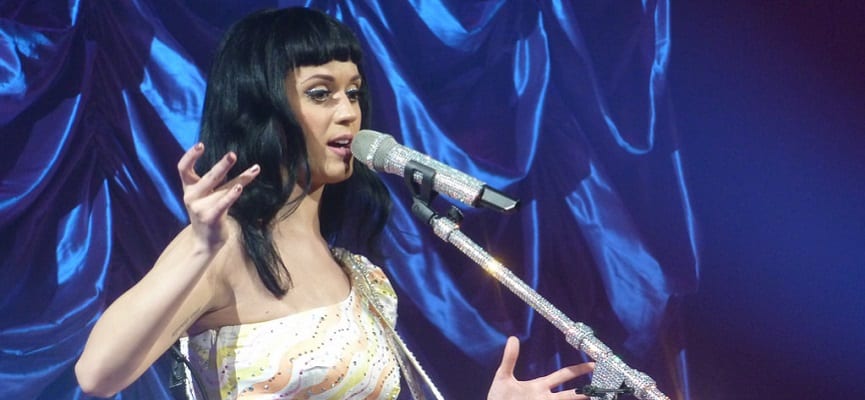 Depresi, Alasan Mengapa Katy Perry Memotong Rambutnya Hingga Sangat Pendek