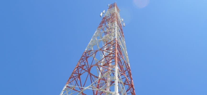 Benarkah Tinggal Dekat Tower Pemancar Sinyal Seluler Berbahaya Bagi Kesehatan?