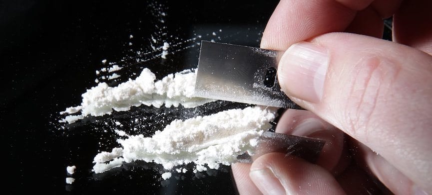 10 Obat Ilegal yang Mengandung Risiko Kecanduan – Metadon, Amfetamin, dan Kokain