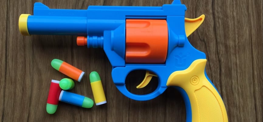 Ini Bahayanya Jika Anak Diberi Pistol Mainan
