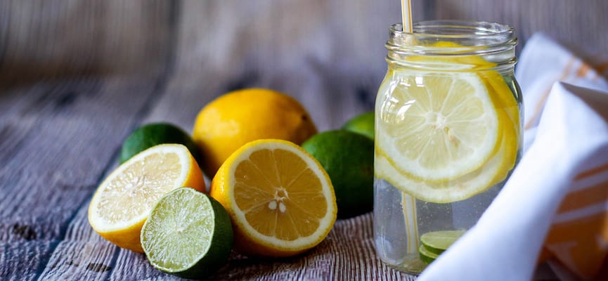 Minum Air Lemon Setiap Hari Bikin Berat Badan Turun Drastis