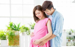 9 Cara untuk Mengajak Janin Anda Bermain