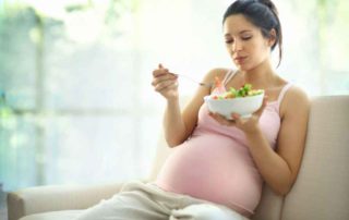 5 Bahaya yang Bisa Terjadi Jika Ibu Hamil Malas Makan