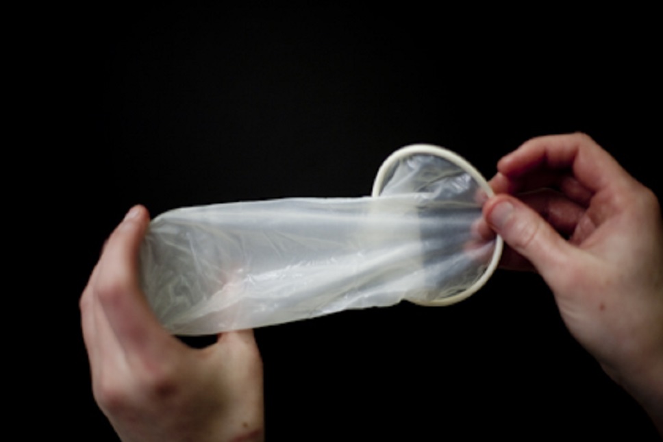 Mengenal Kondom Wanita, Jenis, dan Cara Memakainya