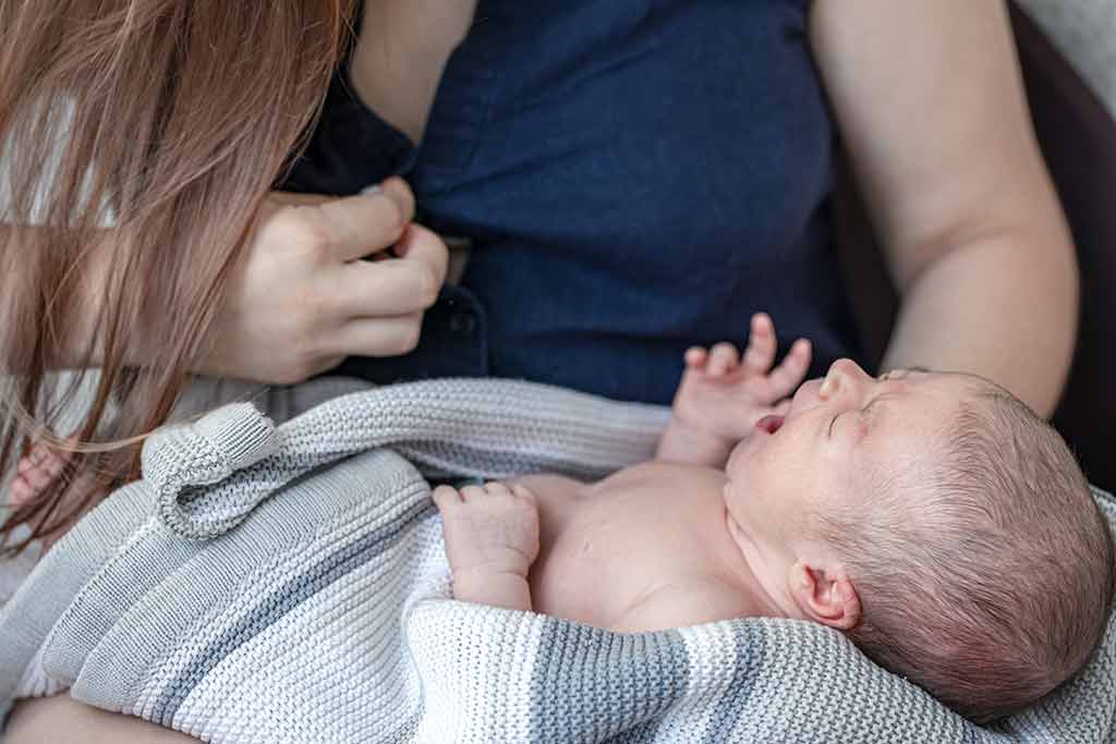 7 Penyebab Ibu Susah Bonding dengan Bayi Baru Lahir
