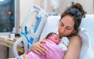 Kenali Gejala dan Bahaya Postpartum Preeklampsia