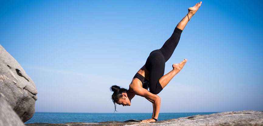 Hindari 4 Pose Yoga ini Saat Anda Sedang Haid