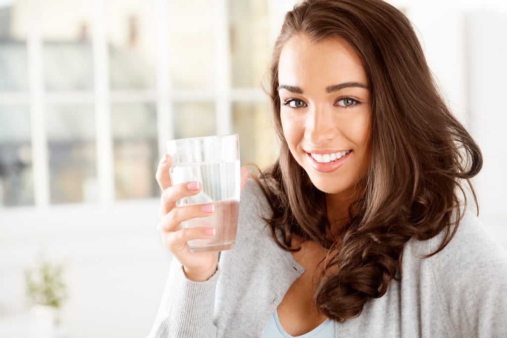 Segudang Manfaat Minum Air Putih di Pagi Hari