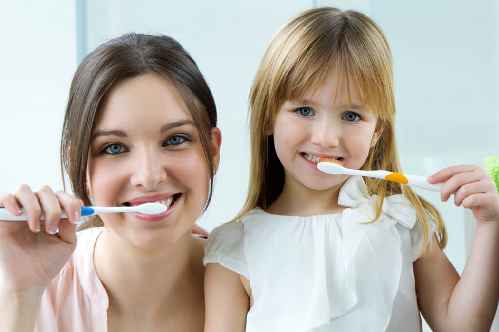 Cara Seru Melatih Anak Agar Rajin Menyikat Gigi
