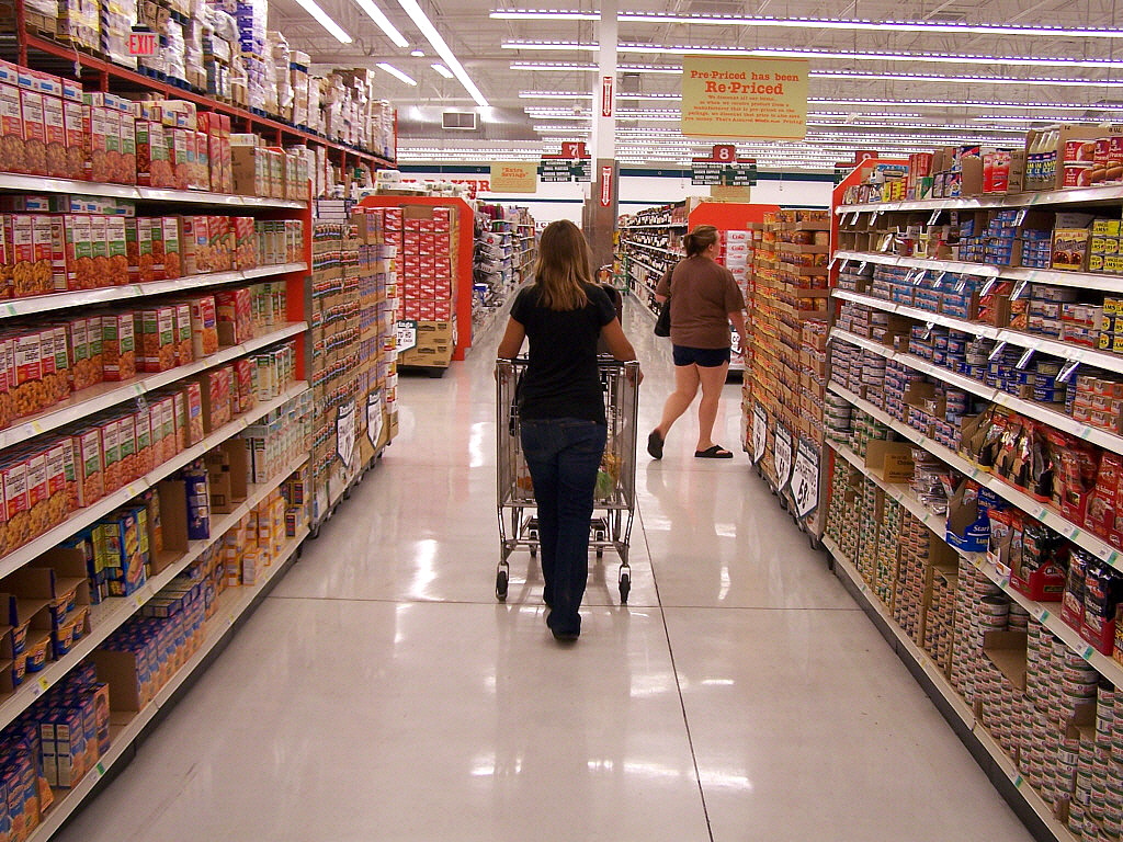3 Alasan Mengapa Kita Harus Makan Sebelum Berbelanja