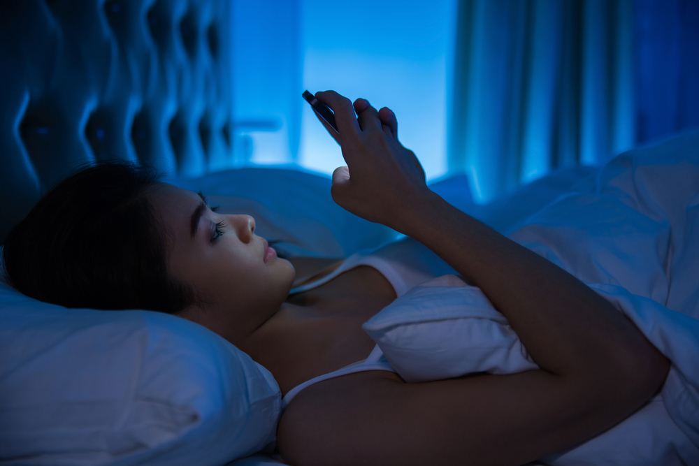 Hobi Main Ponsel Sebelum Tidur dapat Meningkatkan Risiko Terkena Kanker