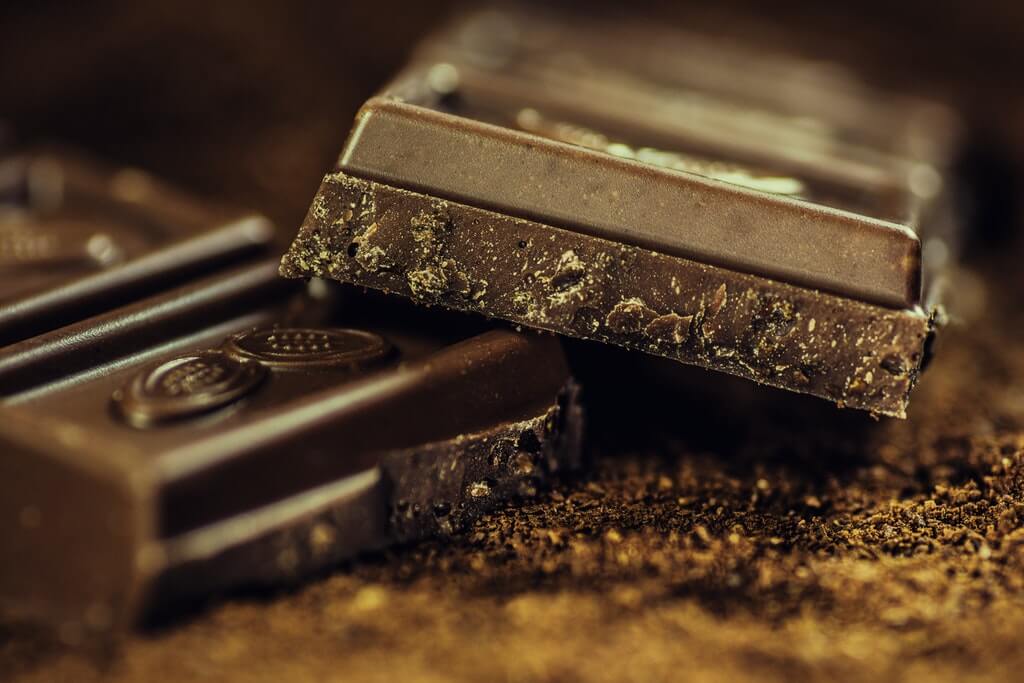 Cokelat Bisa Sebabkan Susah BAB?