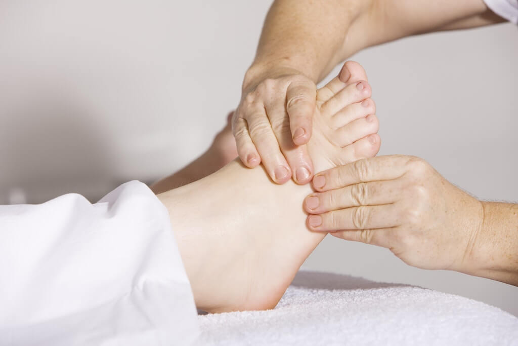 Membuat Sendiri Scrub untuk Perawatan Kaki