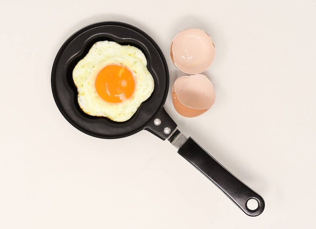 Penting bagi Ibu Hamil, Sering Makan Telur Beri Manfaat & Bahaya Ini