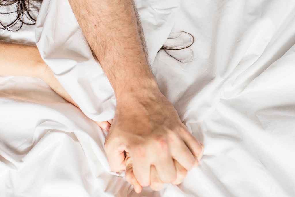 Tips Menikmati Seks untuk Penderita Asam Urat, Aman dan Nyaman