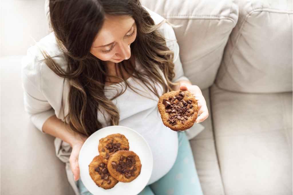 Bahaya Sering Mengonsumsi Makanan Manis Bagi Ibu Hamil