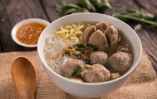 Ibu Hamil Ingin Makan Bakso? Cek Dulu Tips dan Risikonya