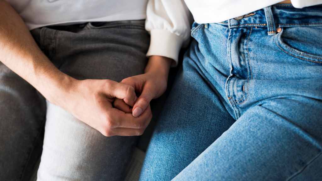 Tips Hubungan Seks yang Aman dengan Penderita Hepatitis C