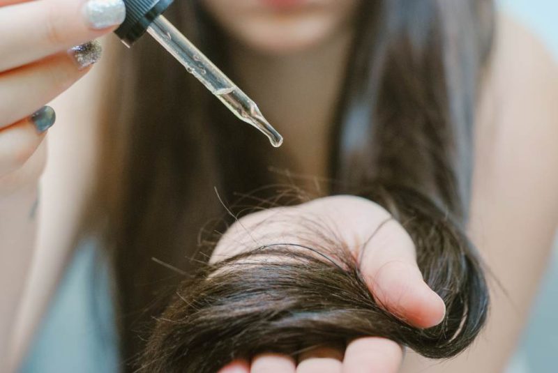 8 Manfaat Serum Rambut dan Cara Menggunakannya DokterSehat