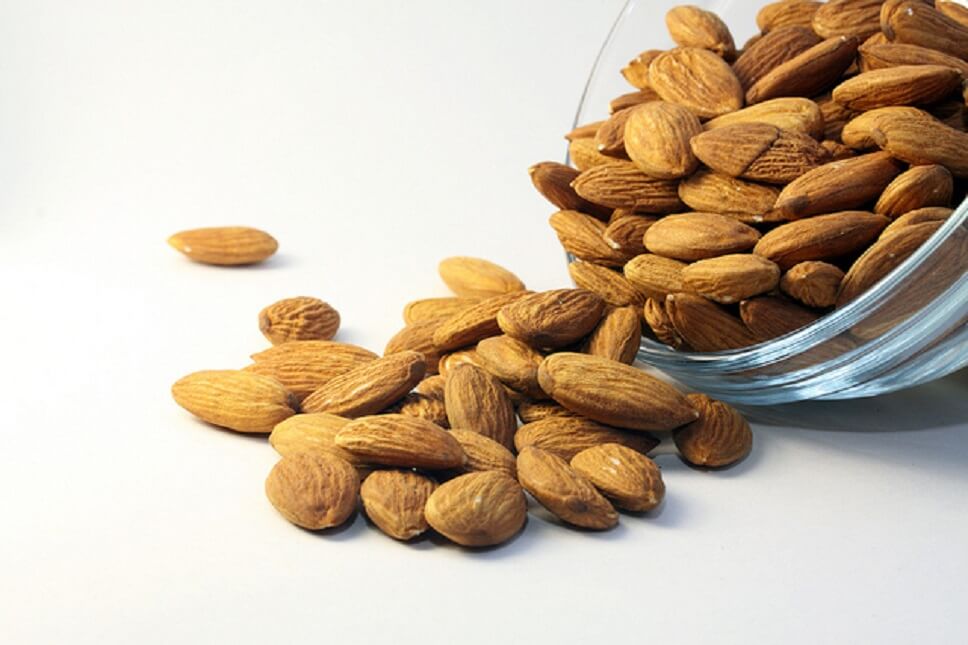 10 Manfaat Kacang Almond untuk Tubuh