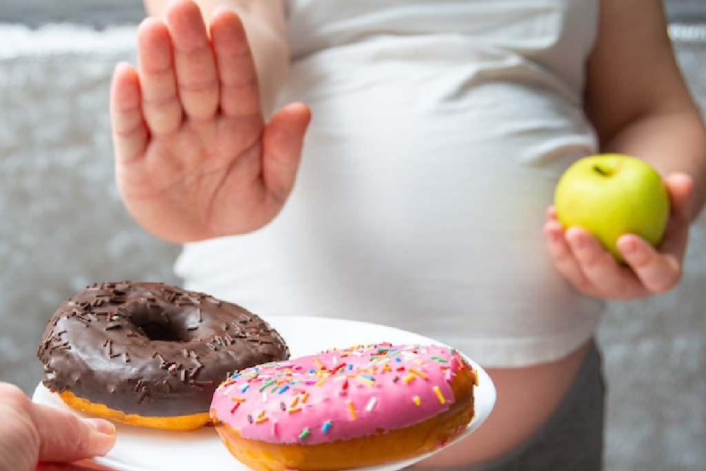 Cara Mengatasi Nafsu Makan yang Menurun Saat Hamil