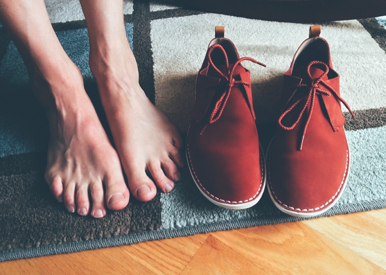 3 Dampak Menggunakan Sepatu Sempit atau Kekecilan