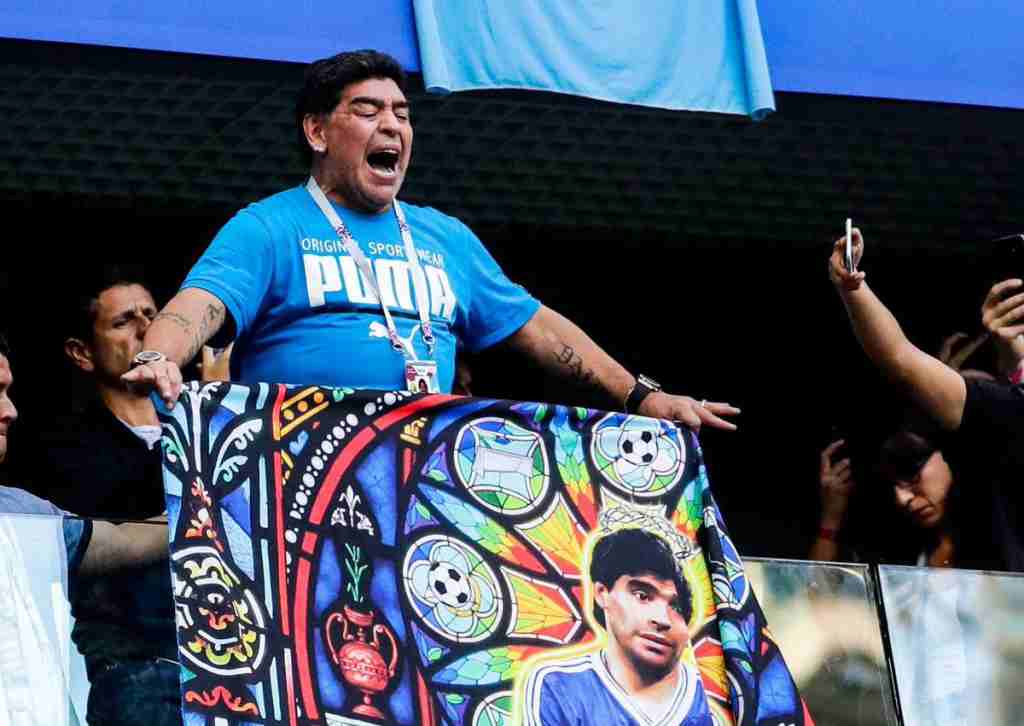 Tegang Lihat Pertandingan Argentina, Diego Maradona Masuk Rumah Sakit