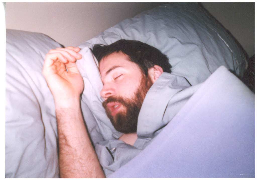 Tidur Saat Suhu Udara Panas Memicu Mimpi Buruk?