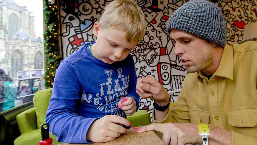 Seluruh Warga Belanda Menangis Saat Anak Penderita Kanker Otak Ini Meninggal