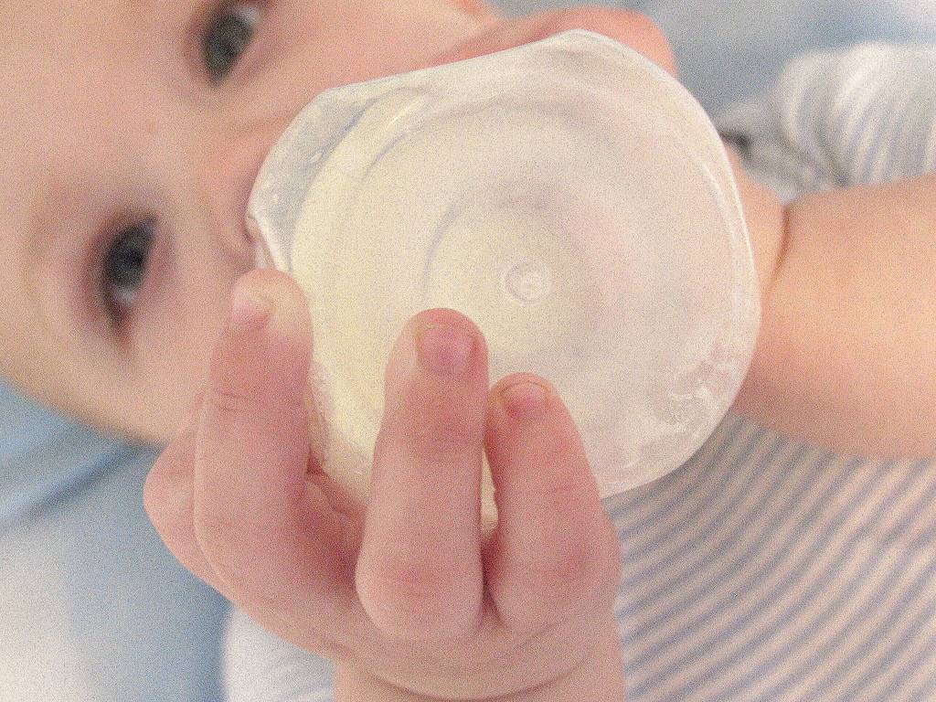 Heboh Susu Formula Bikin Bayi Sakit, Ini 4 Cara Aman Pilih Susu Anak!