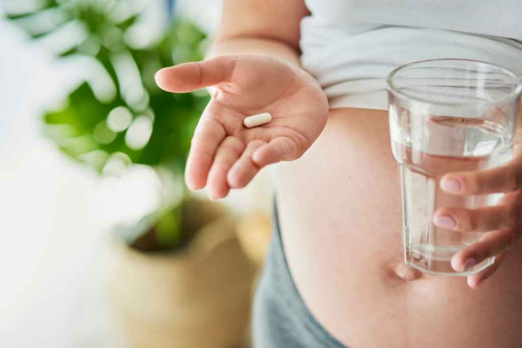 10 Jenis Obat yang Dilarang untuk Dikonsumsi Ibu Hamil