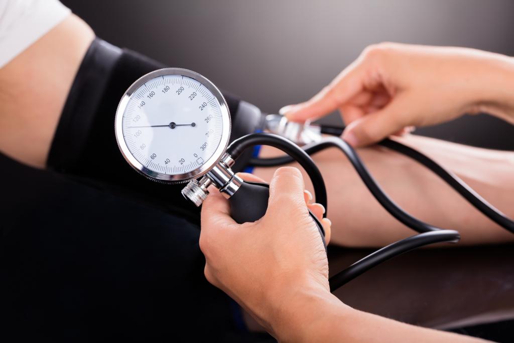 Hipertensi (Tekanan Darah Tinggi): Penyebab, Gejala, Obat, dll