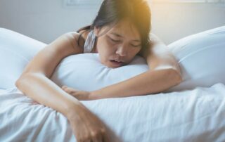 7 Penyebab Tidur Ngiler yang Penting Anda Ketahui, Perlukah Waspada?